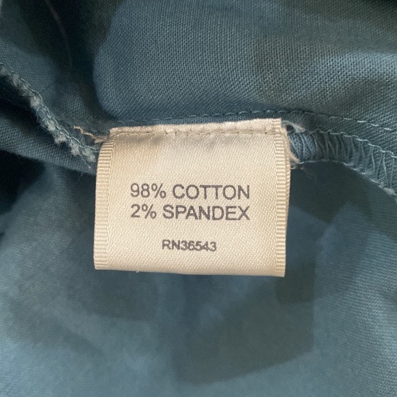 Van Heusen Bundle of Button Down Shirts - Picture 3 of 3